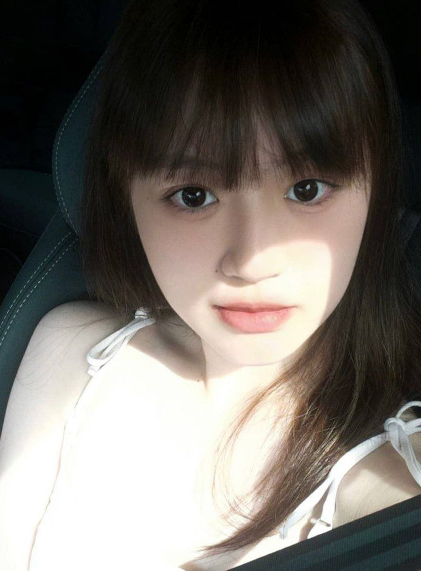Pure Qi Liu Hai sweet girl, the former good woman and the latter good bitch
